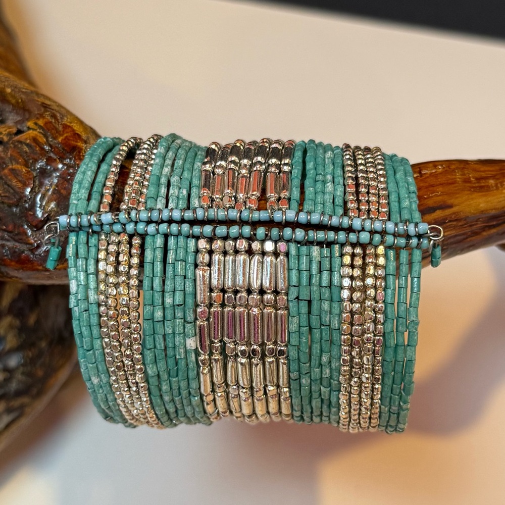 Turquoise and Silver Seed Bead Memory Wire Coil Bracelet - Picture 2 of 4